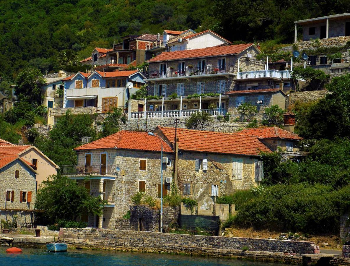 Apartments Okuka Tivat Zewnętrze zdjęcie